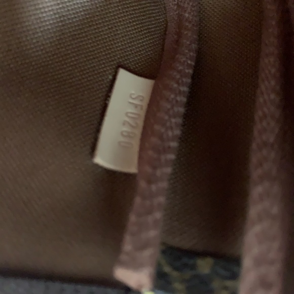 LV Mini Pochette - Picture 5 of 5